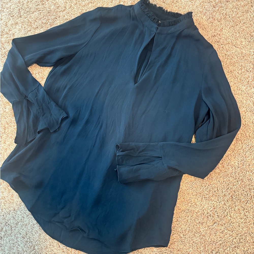 Theory Mabrey classic shirt. 100% silk size M